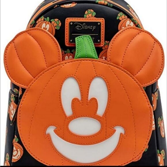 Loungefly backpack  nwt - Picture 1 of 4